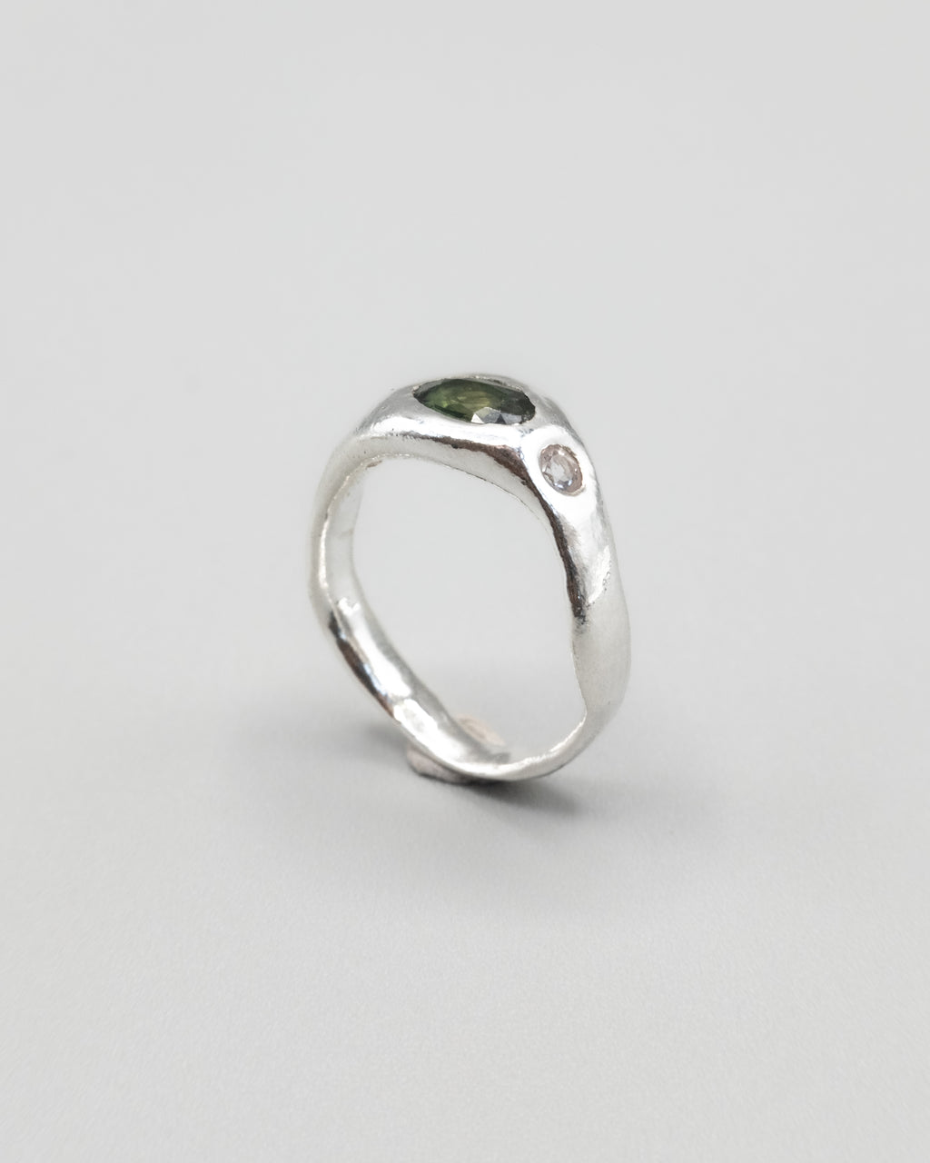 Trila ring
