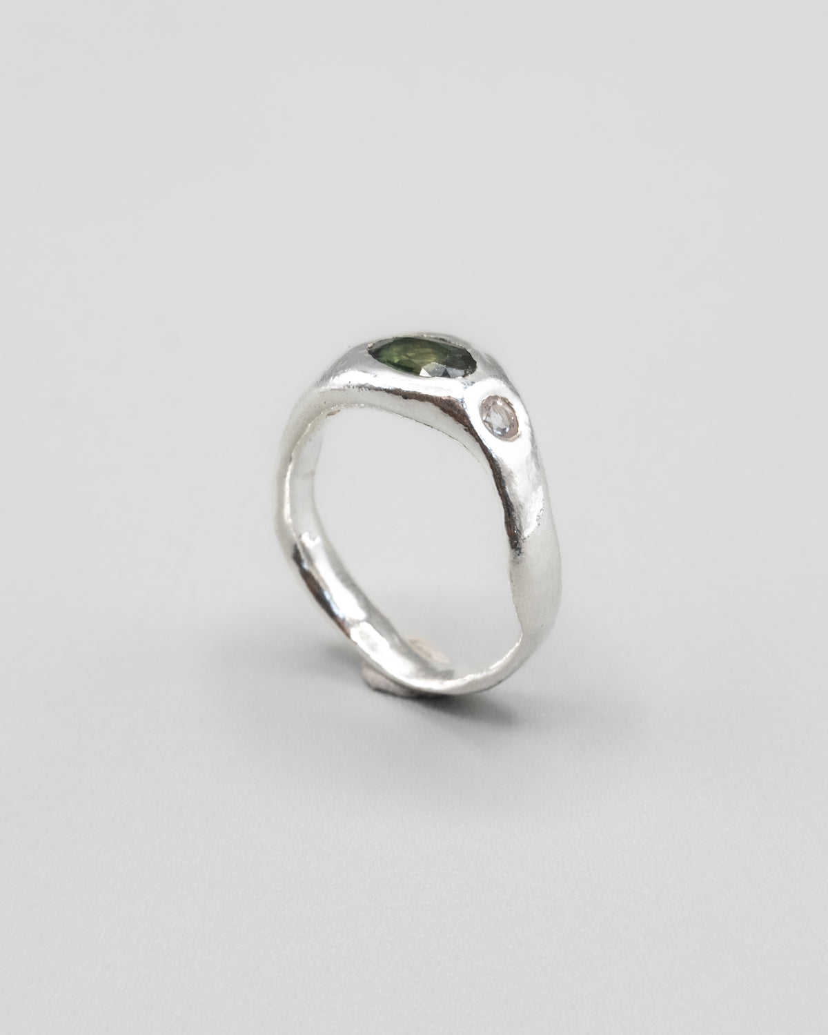 Trila ring