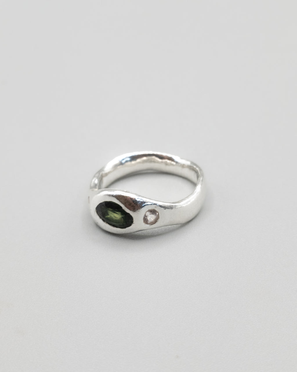 Trila ring
