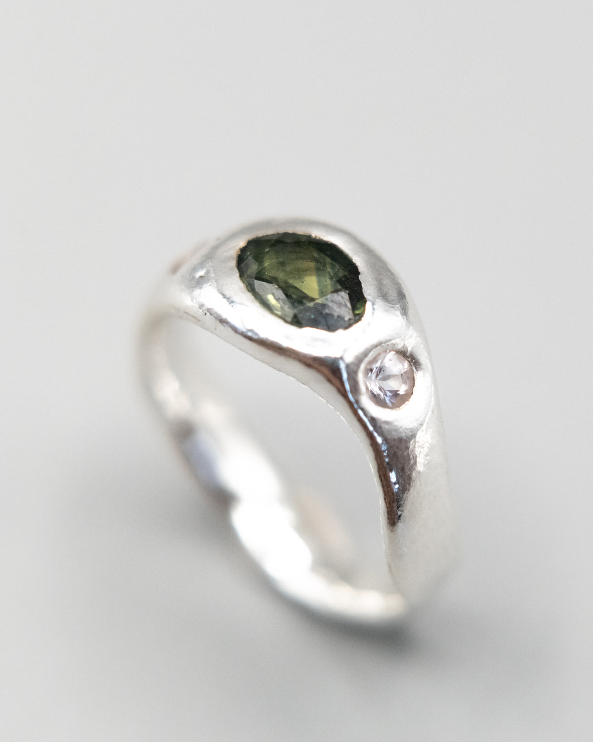 Trila ring